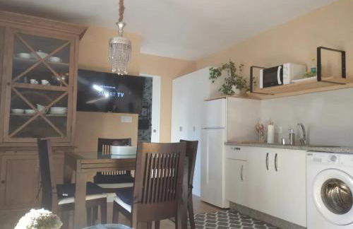 Charming House in Parada with Large Garden - Foto 22