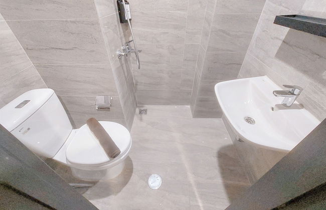 Best Place And Elegant Studio Collins Boulevard Apartment - Foto 13