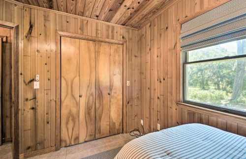 Waterfront Retreat, Near Fishing and Boating! - Foto 24