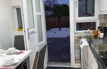 Glasgow Comfortable and Modern 3 Bedroom Mid Terraced Villa - Foto 20