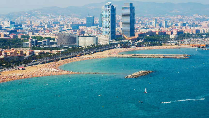 Paseo en velero con aperitivo