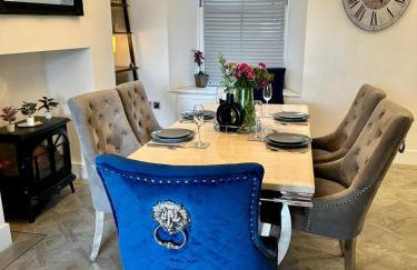 Luxury Pet Friendly 3 Bedroom Home with Copper Bath - Photo 20