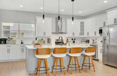 4br3ba Modern Sleeps 10 8 Minutes to Raymond James - Foto 4