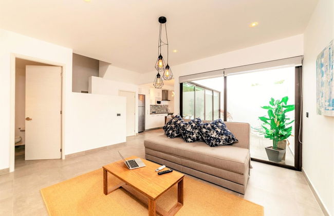 Comfortable, Spacious Penthouse- 2 Bedrooms- 7 People - Photo 15