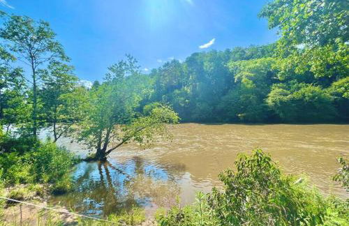 Riverside Relaxer w/Hot Tub+Fire Pit +Wifi & view - Foto 33