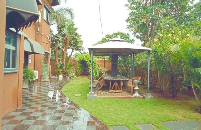 La Belva Court with Swimming Pool - Photo 21