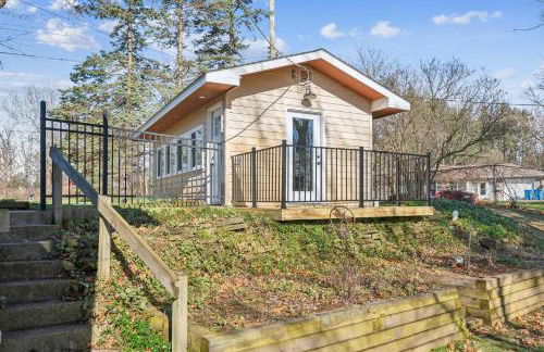 Cozy Lakefront Studio On Long Lake! Home by RedAwning - Foto 48