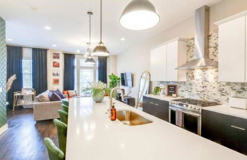 The Ultimate Double Rooftop Deck with Skyline Views - Foto 10