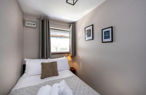 Parking - Garden - Views - M4 Work Stay - Photo 8