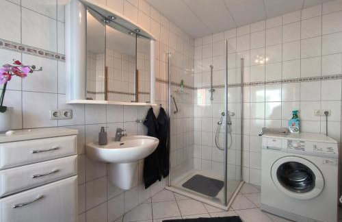 Huber - gemütliche FeWo mit Terrasse und Garten auf dem Lande - Foto 9