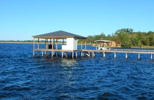 Lakefront Oasis with Private Hot Tub - Foto 23