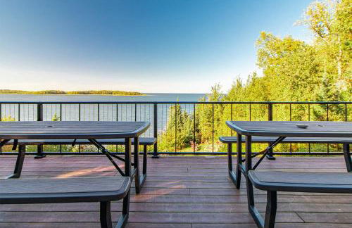 Spacious Leech Lake Home on 2 Private Acres, 200' of lake shore 15 Minutes to Walker with boat lift, dock, swimming, fire pit - Foto 45