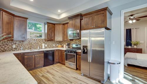 Pet-Friendly Tomball Home Walk to Main Street! - Foto 2