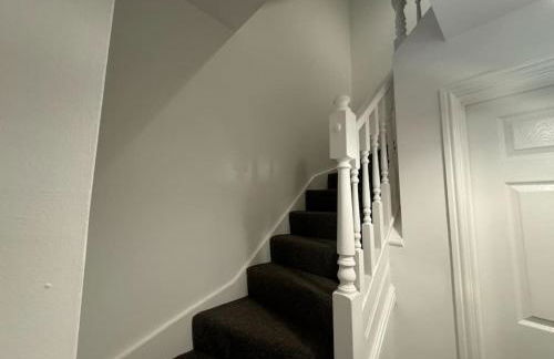 Modern TownHouse - 3 bed 2.5 bath 2 Private Gated Parking - Photo 13