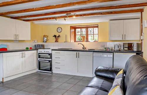 3 Bed in Llwyncelyn 49854 - Photo 8