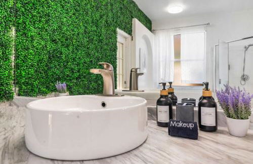 Beautiful 5BR 4 baths Themed home near Disney and Universal, Private Pool, Gameroom, baby Crib and more - Foto 23