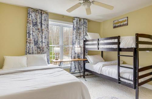 6 Mi to Mt Snow Nature-View Home with Fire Pit! - Foto 21