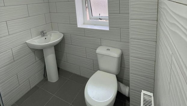 Stratford- - Photo 2, Primary image