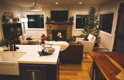 Luxury Mountain Cabin with Views, Hot Tub, Fireplace - Foto 12