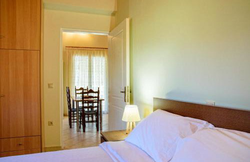 Dual House In Methydrio - Photo 11