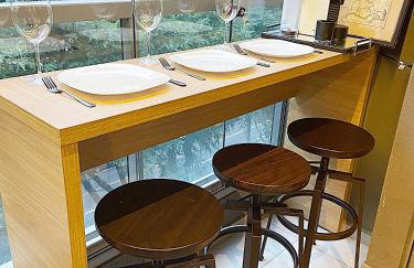 Consolacao GREY BOX - Studio de Luxo no Centro - Ar Condicionado - Cama Queen - Maquina de Lavar - Prox Metrô- Cozinha Completa - Wifi 500mbps - 7 andar - Foto 10