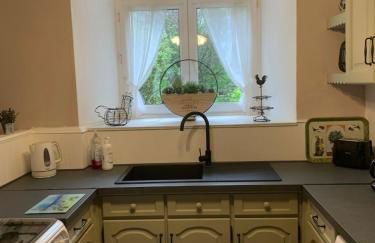 Brittany Countryside Retreat 3 Bedrooms Sleeps 6 Pet Friendly Heated Swimming Pool Free Wifi - Foto 12