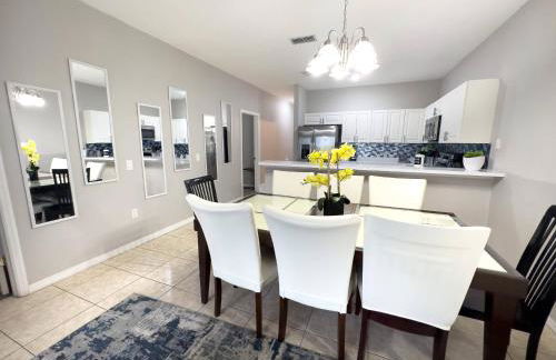 Comfortable Apart 4Bdrm3Bath- 4 miles to Disney - Foto 10