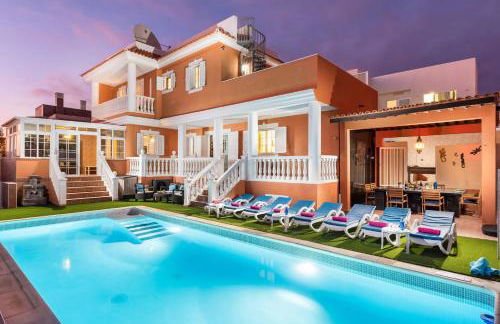 Villa Naranja with private heated pool, sea views, air conditioning, terrace, ITV and BBC channels, Wifi - Foto 1
