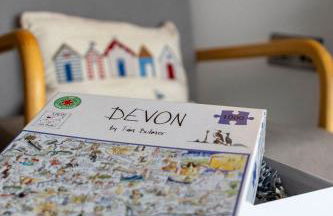 Seaside Rendezvous - Sleeps 7, Sea Views & Parking - Foto 43