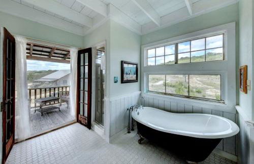 1800's Antique Log Cabin with Modern Amenities near Fredericksburg and Kerrville, Texas - Photo 34