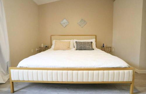 Stylish Sanctuary King Beds Upscale Condo - Foto 5