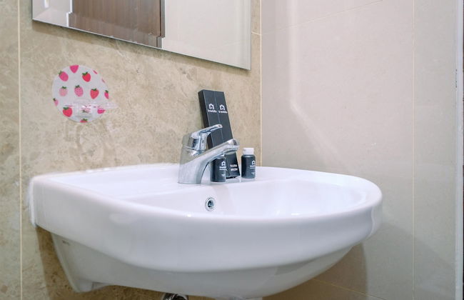 Well Designed 2Br Corner Transpark Cibubur Apartment - Foto 14