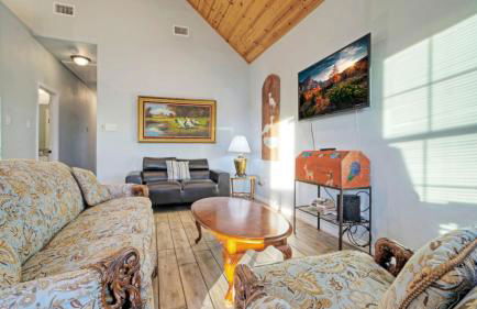 Waterfront Shared Pool w/ Bay Views, Boat Dock Oscar's Lodge by Avantstay - Foto 16