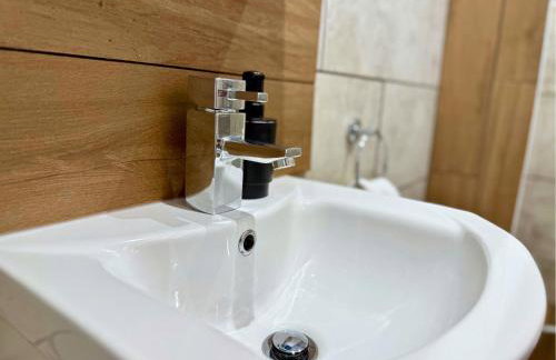 Pool Table 1-Bedroom House, near City Centre and Public Transport, Dog Friendly, Sleeps 5, Free Parking - Foto 36