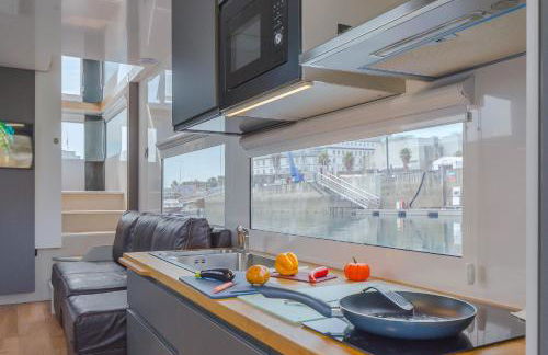 Exclusivas vistas al mar en casa barco, pleno centro, terraza, parking - Foto 17