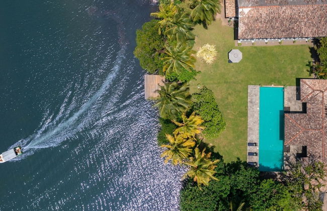 Lovely Lakeside Villa With Large Pool Poolside Dining - Foto 25