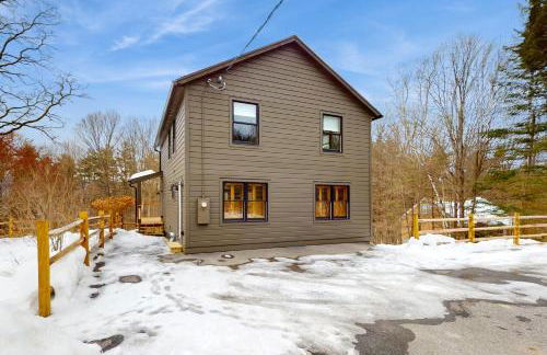 Less Than 1 Mi to Lake George! Family Retreat with Deck - Foto 36