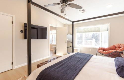 Large Luxury Home with Media Room and Game Room - 10 mins to Campus & Stadium - Foto 38