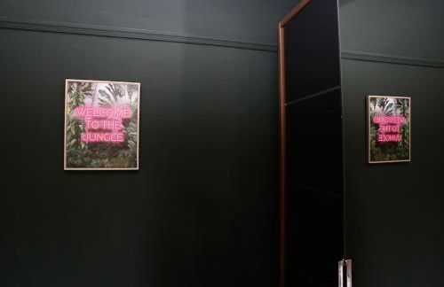 The Hot Tub Townhouse by Holiday Heim - Photo 19