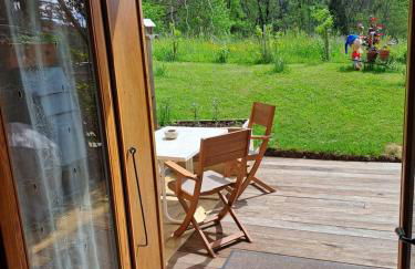 A4 km de Megève très joli studio avec jacuzzi ,vue sur les montagnes au calme - Foto 14