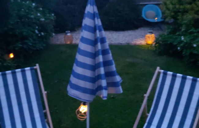 Seafront Apartment Private Garden & Free Parking - Foto 21