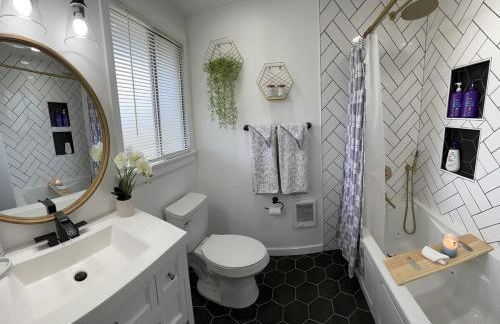 3-Minute JBLM Spacious & Cozy 4BR 2BTH Huge Yard - Foto 25