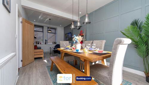 Explore Welsh Wonders, 3 Bedroom House By The One Retreats Short Lets & Serviced Accommodation Treharris - Foto 3