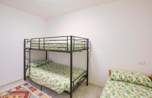 2 Bedroom Cozy Apartment In Lamon - Foto 18