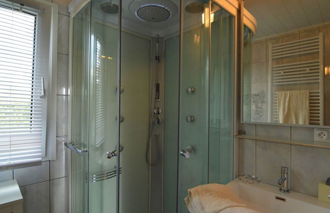 Cozy Chalet With Pond, Malmedy - Photo 16