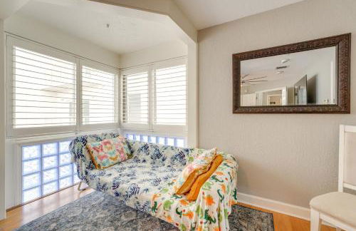 Coastal Sea Side Townhome - Walk to Beach! - Foto 16