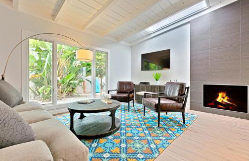 Shores Perfection - Spa, AC, Pet Friendly, Parking, Fire Pit & Massive Private Yard! - Foto 12