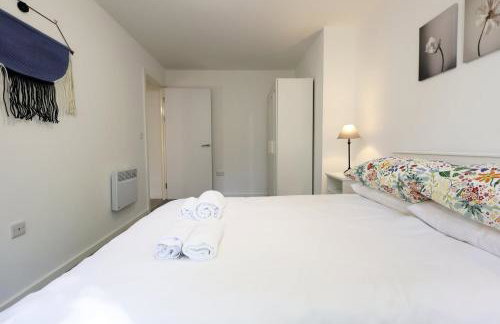 Modern Comfort Near Castle St with WiFi & Parking! - Foto 24
