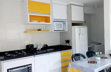 Apto Completo e Confortável Famílias e Trabalho - Foto 1