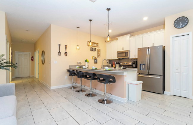 Magnificent 5Bd w/ Pool Close to Disney @Storey Lake 4800 - Foto 27